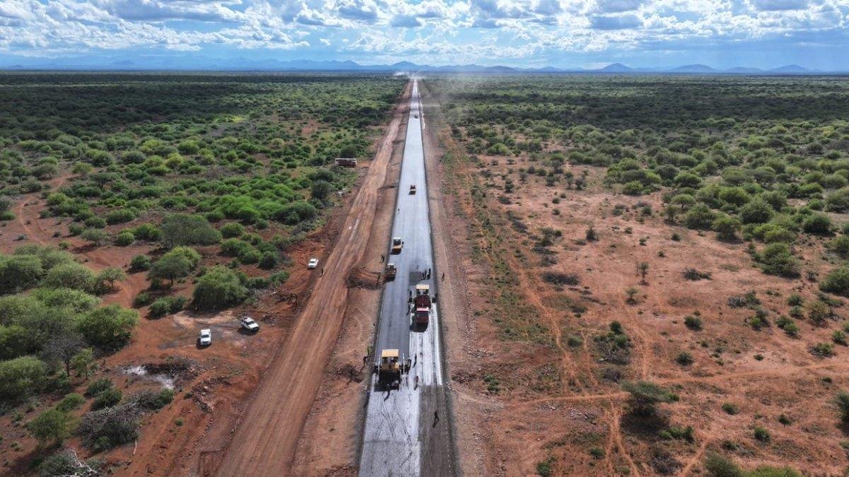 TutamAmbassador's tweet photo. From one of the 54 countries in Africa, to one of the giant African countries, I bring you the story of a dreamer.

A young village boy from Uasin Gishu County with an international mindset, set on a journey written on his heart—from Kamagut village, to the University of Nairobi, to a Member of Parliament, a Minister, a Deputy President, and now the President himself.

To him, this is just but the moon.

A man on a mission, as he always says, is slowly coming to life before our very eyes.

His personality, leadership skills, passion and talent, his ability as a great orator, and his entrepreneurial mind have immensely changed the story of Kenya.

Kenya is now an international player. We cannot be ignored on the global stage.

You cannot talk about Africa without talking about Kenya. You cannot talk about innovation and fintech technology in Africa without talking about what Kenya is doing in the digital sector.

You cannot talk about countries with great investment opportunities without talking about Kenya- Lamu this Wednesday will host Africa's richest man @AlikoDangote for a ground breaking investment of its kind in the region.

Kenya's financial infrastructure and digital ecosystem is now safe and stable with opportunities for growth.

Still in doubt about Kenya?

Mention one country in Africa with a @UN Secretariat  headquarters in the Global South.@antonioguterres

A country that is not only talking about the future, but increasingly positioning itself within the conversations that will shape that future. You cannot talk about diplomacy in Africa without talking about Nairobi.

You cannot talk about fintech and digital financial services without acknowledging Kenya's journey.

You cannot talk about East Africa's commercial and innovation ecosystem without acknowledging the role Kenya continues to play.

Kenya is indeed blessed to have a visionary leader as its President, His Excellency @WilliamsRuto a leader with enough courage to challenge the status quo, with conviction and a plan for transformation.

It is without doubt that Kenya is taking off, charting its way into the emerging economies, and soon it will land among the advanced economies.

But transformation is never built in a single day.

It is built brick by brick.Road by road.Project by project.Idea by idea.

And if you look around Kenya today, you can see a country in motion.

You see construction. 
You see infrastructure. 
You see roads being developed. 
You see housing projects rising. 
You see cities changing. 
You see technology and modern markets changing the way people work, trade and communicate. 
You see young people creating businesses and exploring opportunities that previous generations could only imagine.

The work is far from finished.
There are still enormous challenges.
There is still much to do.But a country does not become transformed overnight.

Every great economy was once a work in progress. 
Every modern city was once under construction like.
Every global company was once a small idea.
Every great journey began with a first step.And perhaps Kenya's journey is no different.

We are still building.
We are still learning.
We are still growing.
We are still positioning ourselves.
And we are still writing our story.

From one of Africa's countries to one of Africa's leading economies.

From being a participant in global conversations to helping shape them.
From being a market for global ideas to becoming a source of global ideas.
From consuming technology to creating more of it.
From exporting raw products to adding value.

From surviving to thriving.

That is the Kenya I see;
A Kenya with enormous potential with an ambitious young population.
A Kenya with a strategic geographical position.
A Kenya with a growing digital economy.
A Kenya with Nairobi as a major regional and international hub.
A Kenya with the capacity to become much more than what it is today.

It is happening 🇰🇪🇰🇪 Asante sana Rais @WilliamsRuto

#Tutam 
#KBB Uhuru Kenyatta