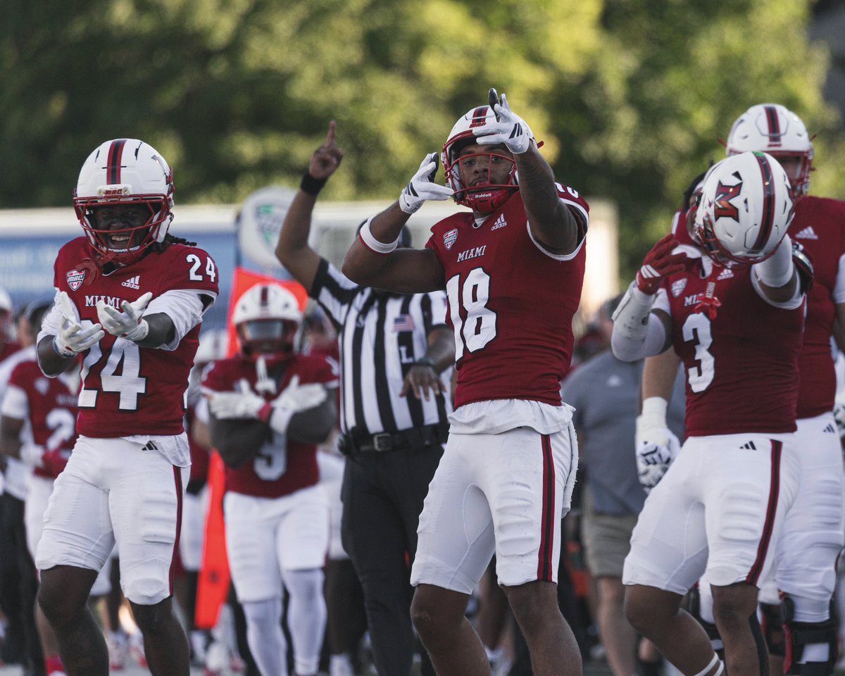 MiamiOHFootball's tweet photo. That Victory Sunday Feeling 🕺 

#RiseUpRedHawks | 🎓🏆 https://t.co/GmdF8F5xBM