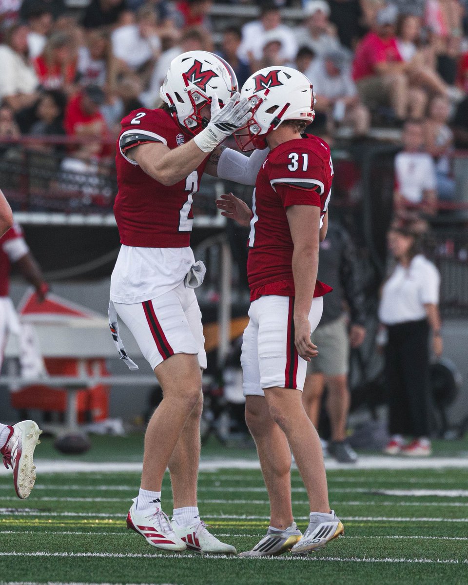 MiamiOHFootball's tweet photo. That Victory Sunday Feeling 🕺 

#RiseUpRedHawks | 🎓🏆 https://t.co/GmdF8F5xBM
