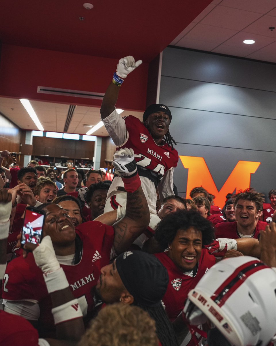 MiamiOHFootball's tweet photo. That Victory Sunday Feeling 🕺 

#RiseUpRedHawks | 🎓🏆 https://t.co/GmdF8F5xBM