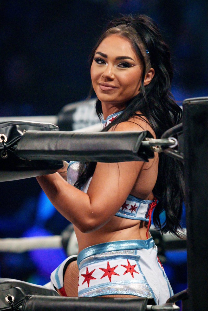 Liv4SkyeBlue's tweet photo. Skye Blue 🤍❤️💙
#AEWAllOut #AEWTailgateBrawl https://t.co/epxhbn9YeW