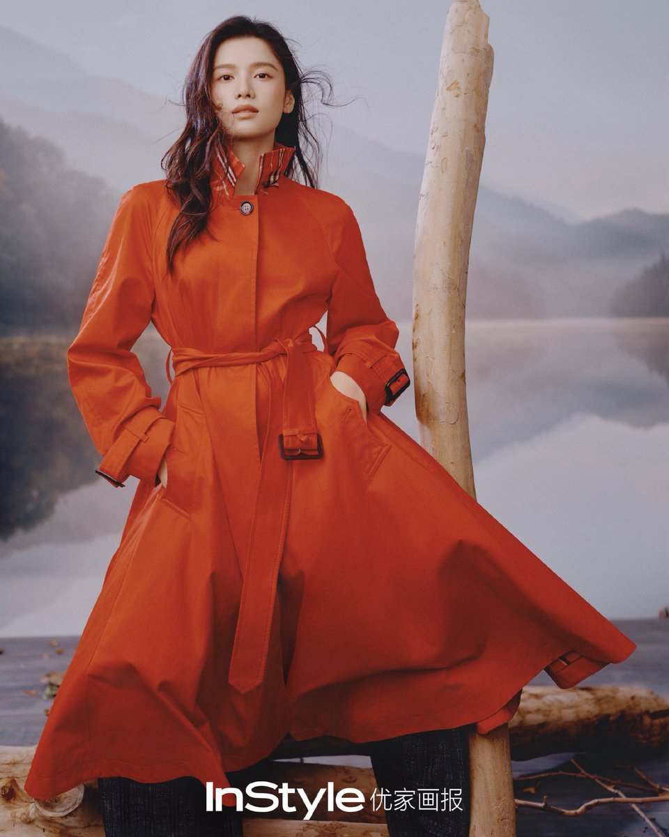 jingyiswife's tweet photo. It is worth mentioning that after Zhang Jingyi was signed to become a @burberry ambassador, the sales have increased that she even got mentioned in the company’s Q3 FY2025 Financial update. 
She makes these pieces sell out. 
#ZhangJingyi #ZhangJingyiXBurberry #Burberry https://t.co/Ok8YKAwJZ5