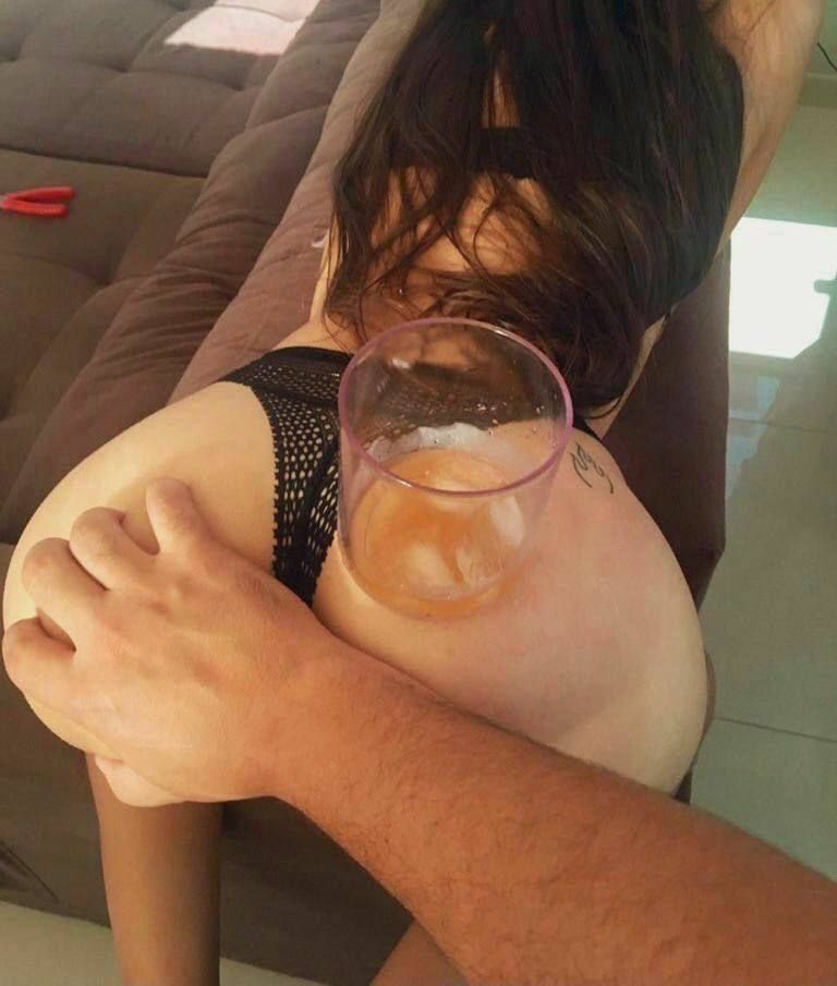 ll1i0x's tweet photo. منو يحب يشرب هيج🙊 https://t.co/6h9AV4gdSX