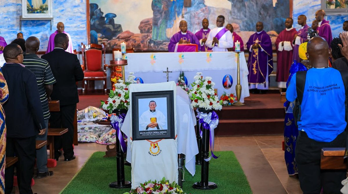 brucenahabwe1's tweet photo. This afternoon, Nakawa West leaders Rt. Hon. @JoelSsenyonyi, Hon. JohnMary Ssebuwufu and Hon. Namazzi Olive K joined mourners at St. Paul Catholic Church in Banda, and St. Mbaaga Catholic Church in Kiwatule Parish for the requiem masses of the late Fr. John Bosco Nambasi and Rev. Fr. Charles Lwanga Ssewava respectively.
The leaders joined the faithful in paying tribute to the departed priests, remembering their service to the Church and the communities they served.

May their souls rest in eternal peace.