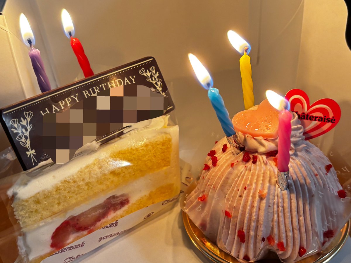 konataro_'s tweet photo. またひとつ大きくなりました。最近ケーキ丸々一個食べれないのが悩みです！！ https://t.co/muiy4B5CLB