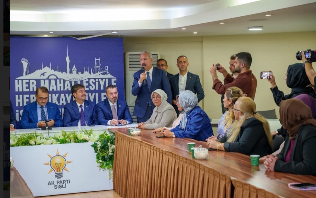 AKKadinSisli's tweet photo. Türkiye Yüzyılı Buluşmaları kapsamında Bakanımız ve Milletvekillerimizin katılımıyla ilçemizdeki  programımızı gerçekleştirdik.
Teşkilatımızla birlikte sahada, Türkiye Yüzyılı hedeflerimiz doğrultusunda güçlü bir buluşmaya imza attık. https://t.co/7v8MZYlLHu