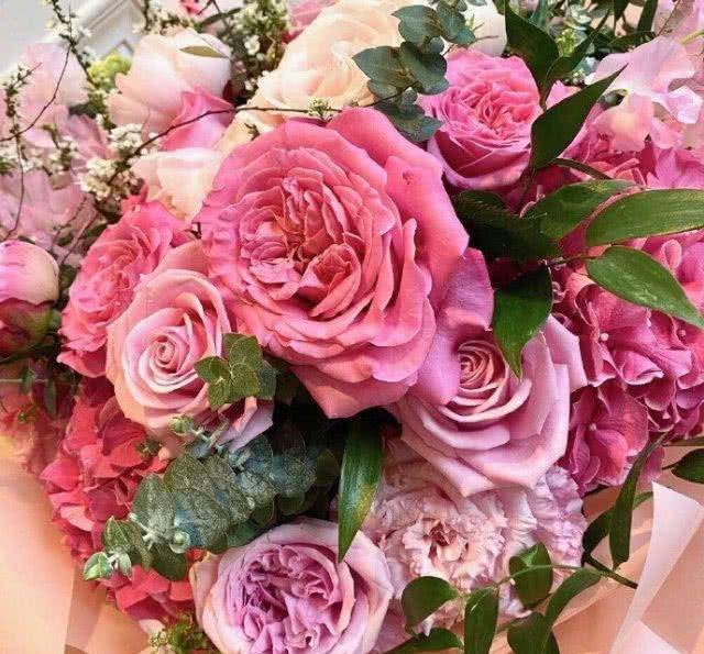 IanSchuldtzp's tweet photo. Hoy es la Día de San Valentín, regala un abrazo o un dulce a quien quieres, el amor está en los pequeos detalles! ， https://t.co/ATGFE6Cm4P