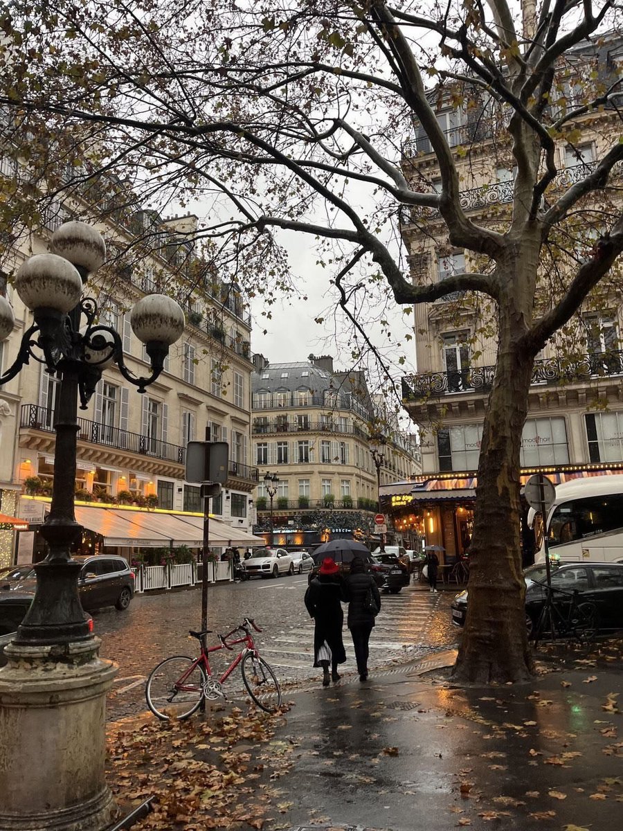 liIacdaisy's tweet photo. rainy cities https://t.co/bvunceTk7r