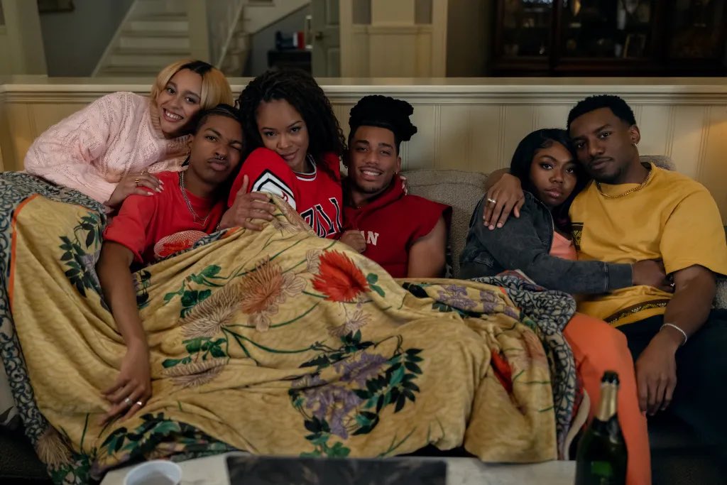 iammskye1's tweet photo. And I LOVE that my new big 3 are cute, curvy divas. And the other big 3 are LGBTQ, a beautiful man with locs and an international dark cutie. They ATE with this casting.  🫶🏾 #adifferentworld https://t.co/vWnXzRsm68