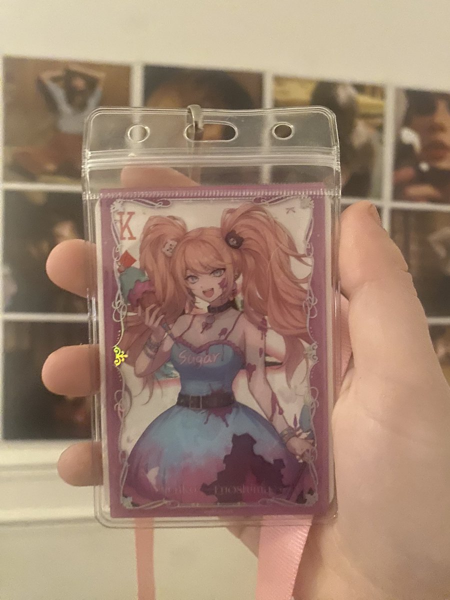 klemabot's tweet photo. i luv her so much (i put one of my special playing cards with a pink back) https://t.co/sxed6nGi2m