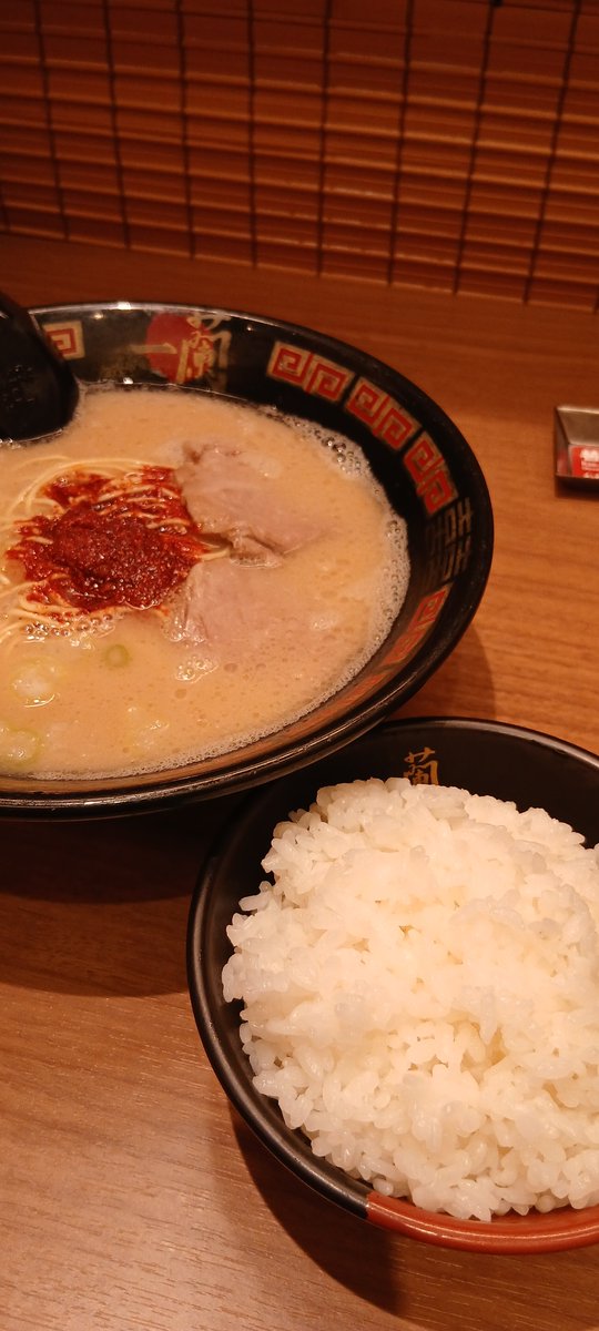 Avvy__kyon's tweet photo. #飯を食えまねちゃん https://t.co/Gtzd661eHL