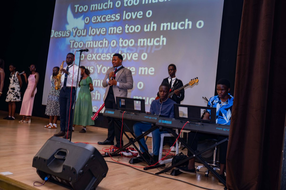 KabojjaSchool's tweet photo. Today we held a Dedication Service for our Christian learners, following Friday's Dua for our Muslim learners. 
A moving send off for our Cambridge Oct/Nov candidates. 
Grateful to have parents join us send our students into exams surrounded by prayer &amp; community.
#ProudToBeKIS https://t.co/UqvJbqujnS
