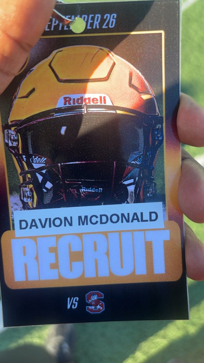davion2solid's tweet photo. Great game day experience at Bethune-Cookman University 🏈 Blessed for the opportunity.🐾  #AGTG🙏🏾 @Coach_Wimbo @CoachColey35 https://t.co/RkzUfvLtuK