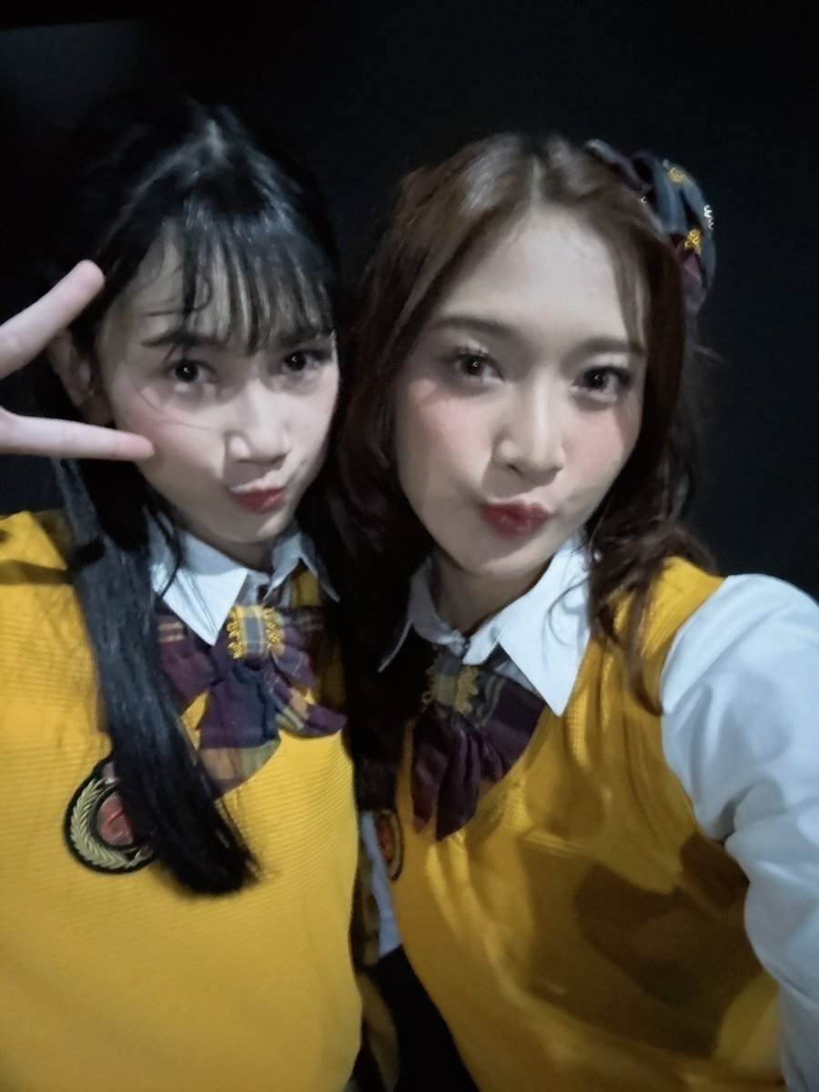C_OnielJKT48's tweet photo. 😚🤏🏻 https://t.co/rg5jM9QteB