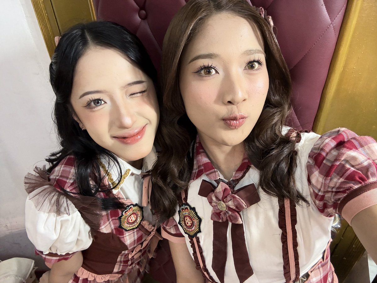 C_OnielJKT48's tweet photo. 😚🤏🏻 https://t.co/rg5jM9QteB
