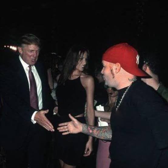 PubWanghaf's tweet photo. Trump reposting “HowlingBunghole” https://t.co/WA9zA3mdR1