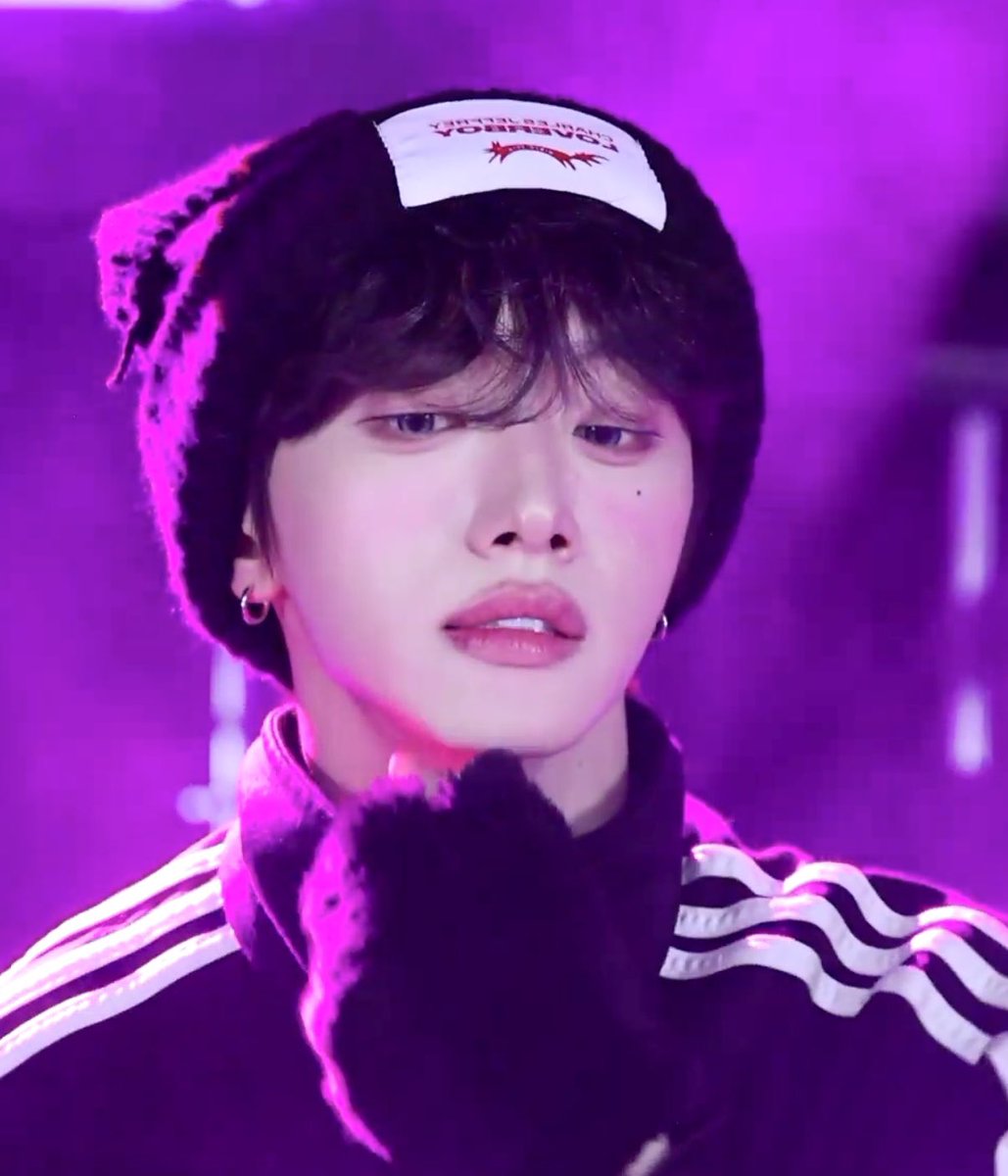 kirimozz2_'s tweet photo. 내려다보는게 개고트라고 할수있죠. https://t.co/msgFxlTE7M