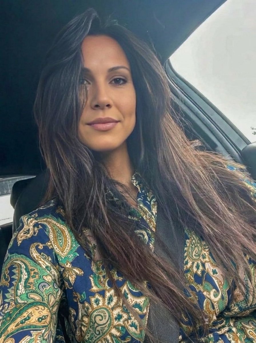 _HiHuma's tweet photo. Does my age matter?
 I’m 50, born in 1975 –tell me the truth https://t.co/YMEgLEoPcp