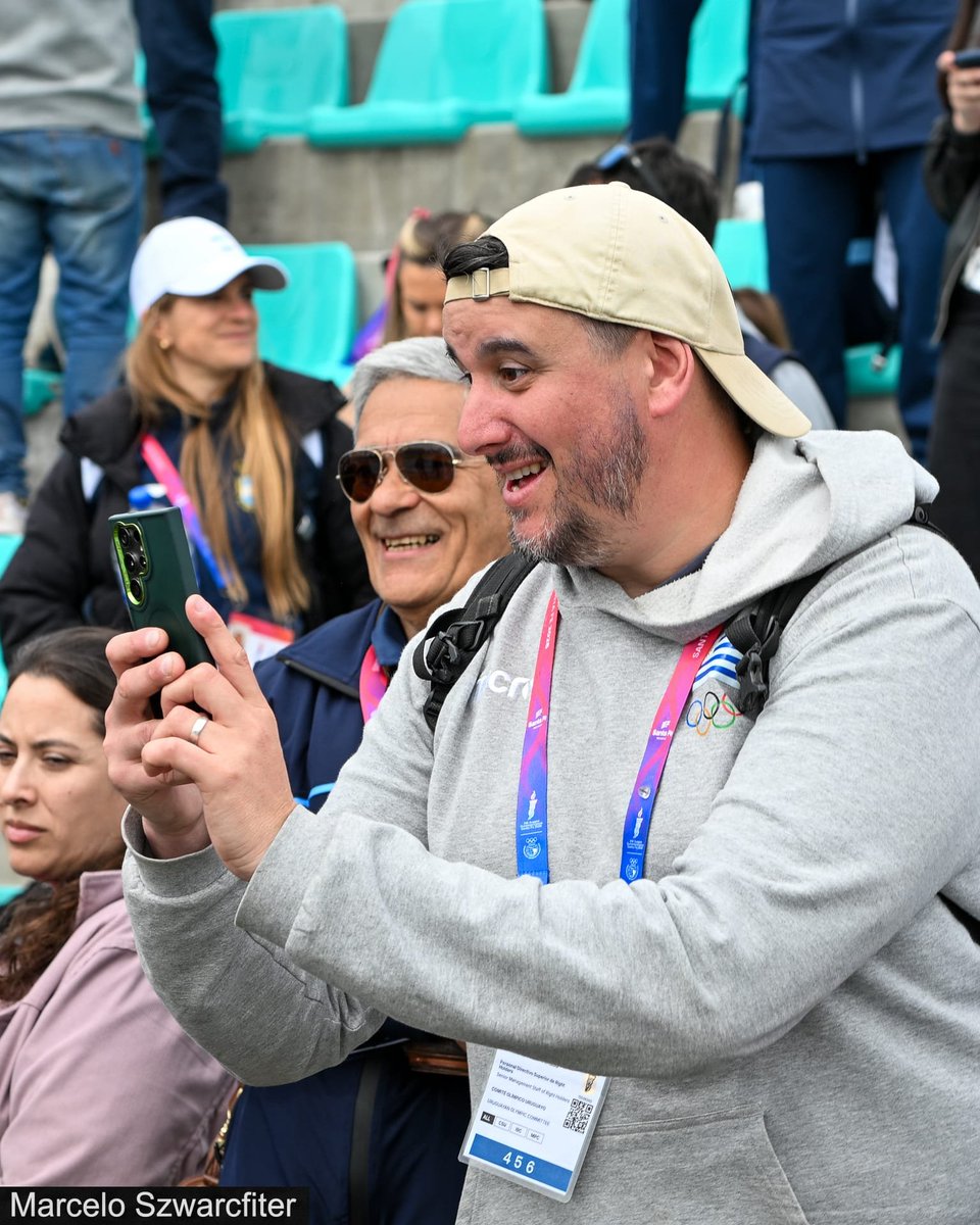 A_Cottini's tweet photo. 🇺🇾 Se fueron otros Juegos Odesur, esta vez en Santa Fe, y con ellos finalizó otra cobertura periodística acompañando a los deportistas desde el lugar de los hechos, con las mismas ganas y pasión del primer día. 🏅📸

✅ Fueron unos Juegos muy especiales, con récord de medallas y de oros, con distancias largas y la responsabilidad de contar cada actuación de los celestes de una forma leal y fiel, respetando sus tiempos, sus logros y su identidad. 🇺🇾💙

⭐ Juegos de muchas alegrías, broncas, abrazos apretados, emociones, lágrimas y felicidad. Muchísima felicidad. 🥹❤️

👏🏻 Simplemente, gracias al COU, SND, Montevideo Portal y a todos los que confiaron en mí trabajo una vez más. 🙌 Di todo! Y a la familia por siempre bancar.

💥 Espero haber estado a la altura de lo que el deporte uruguayo se merece. 🇺🇾

🔜 Será hasta la próxima aventura de este ciclo olímpico. Porque esto sigue, quedan muchos desafíos por delante y vamos por más. 💪🏅🔥

🗯️PD: A Lucia, Fabián y Manu, gracias por la paciencia en la estadía Santa Fe y vamos nosotros!!!