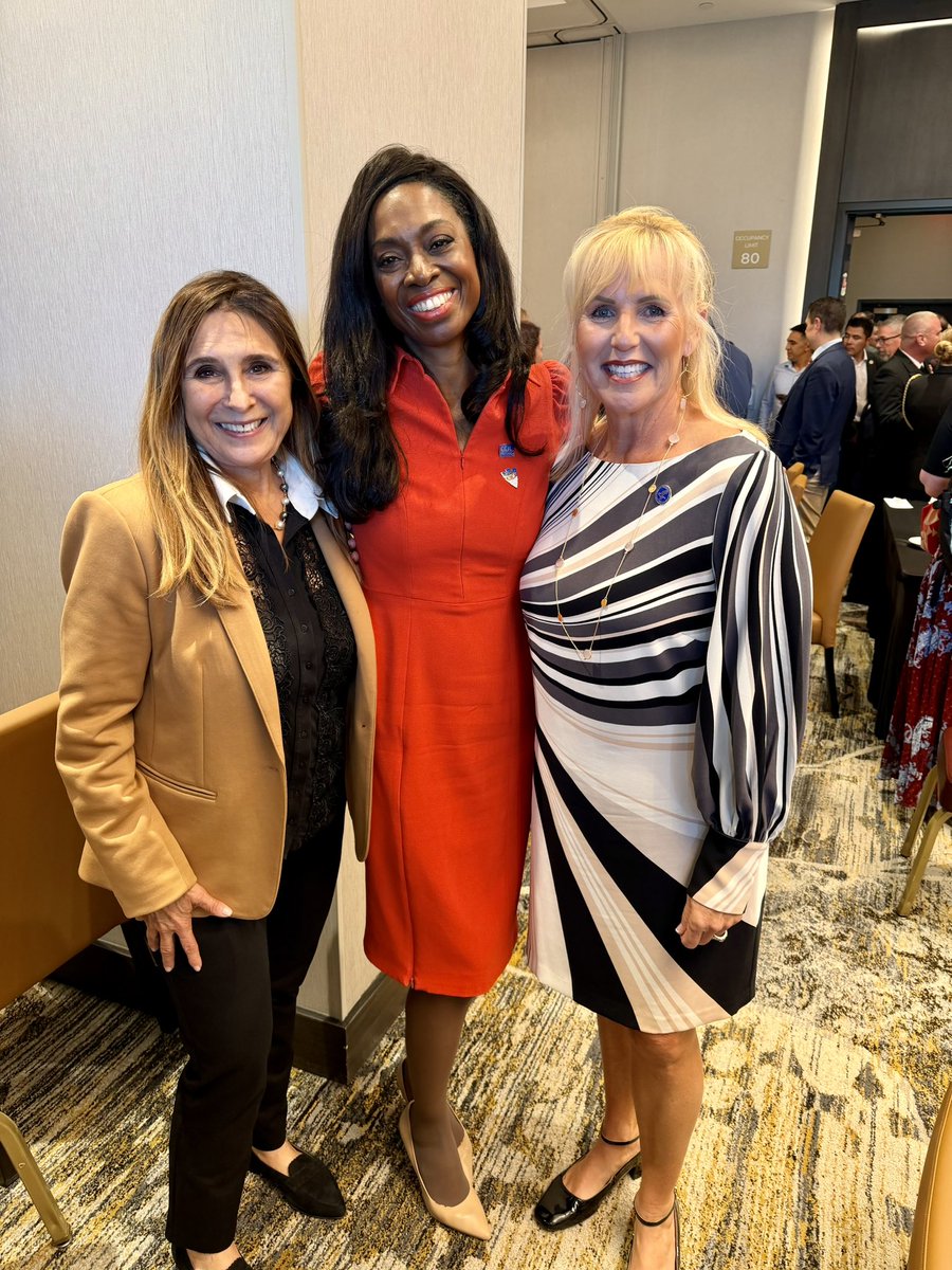 VictoriaDseaman's tweet photo. It was a great evening following the STAC meeting in San Diego, as we had the honor of witnessing Mark Cruz being ceremonially sworn in as the Director of the Indian Health Service. It was also a pleasure to meet the new CDC Director, Dr. Erica Schwartz.

It was a meaningful evening of leadership, collaboration, and commitment to improving the health and well-being of our communities. Congratulations, Director Cruz! U.S. Health & Human Services