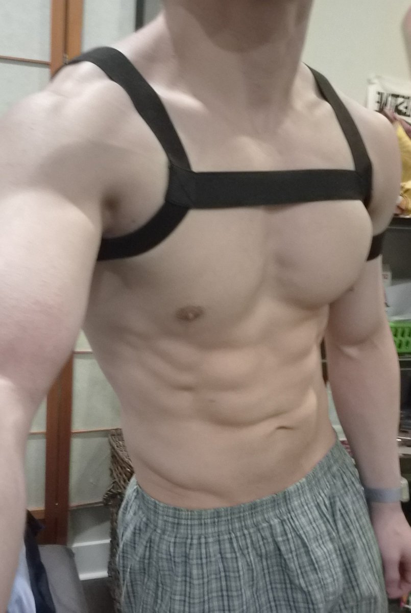 broteinpancakes's tweet photo. Pic I took before going out last night lol https://t.co/kBgGSfLudp
