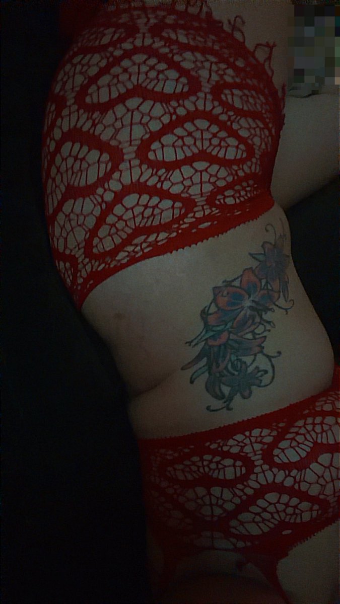 AskNicelyLila's tweet photo. New outfit just dropped ❤️‍🔥
Apparently red lace and tattoos are a dangerous combination 😏
Consider this your little preview… the rest is waiting for you 💋
🔗 https://t.co/pMeq4HAPTE

#OnlyFans #NewContent #AltGirl https://t.co/KbQupqD4Bb