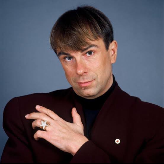 clavier_henri's tweet photo. Les Années Thierry Mugler ✨✨✨ https://t.co/1VtEcsEBV3