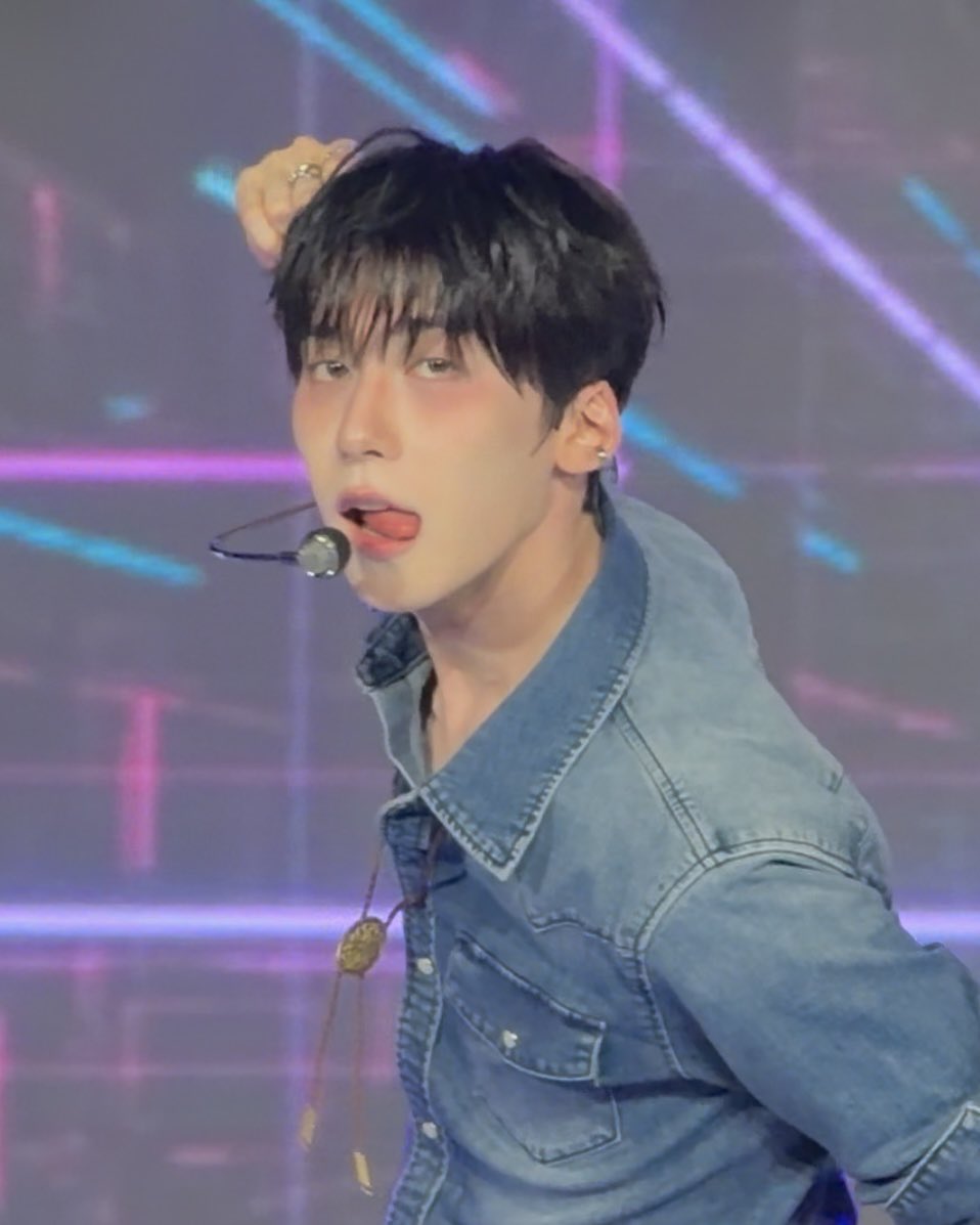 ONEUS_kattyan's tweet photo. Xのゴニくん妖艶で好きなんよね 

X開始前                               開始後 https://t.co/LkWGIMTUqx