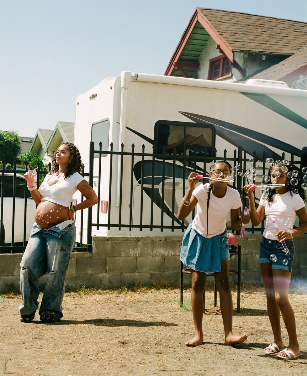 itscloudnai's tweet photo. Unconventional documentary style maternity photos are my favorite . 

Dyme + Marz + Family https://t.co/f8GU5mfNli