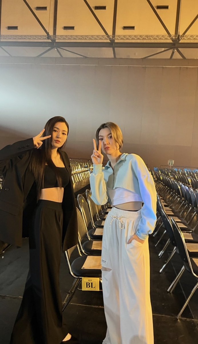 muimui_za's tweet photo. ขอแสดงความยินดีกับ น้องออม 🏆✨
กับรางวัล นักแสดง Girl’s Love แห่งปี

อีกหนึ่งรางวัลที่เหมาะสมกับความตั้งใจและความสามารถของออมมาก ๆ
ดีใจและภูมิใจกับทุกความสำเร็จเลยนะ 💜

#FEEDxKHAOSODAwards2026
#OrmKornnaphat 
#ออมกรณ์นภัส https://t.co/1eDpC61VT3