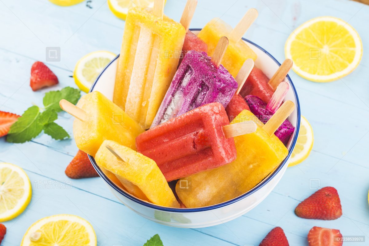 EarlineMazfgfj's tweet photo. Disfrutando de estas paletas de frutas super refrescantes con mis amigos! Compartir lo rico es mejor  #CompartirSnacks， https://t.co/r4Is9oCTix