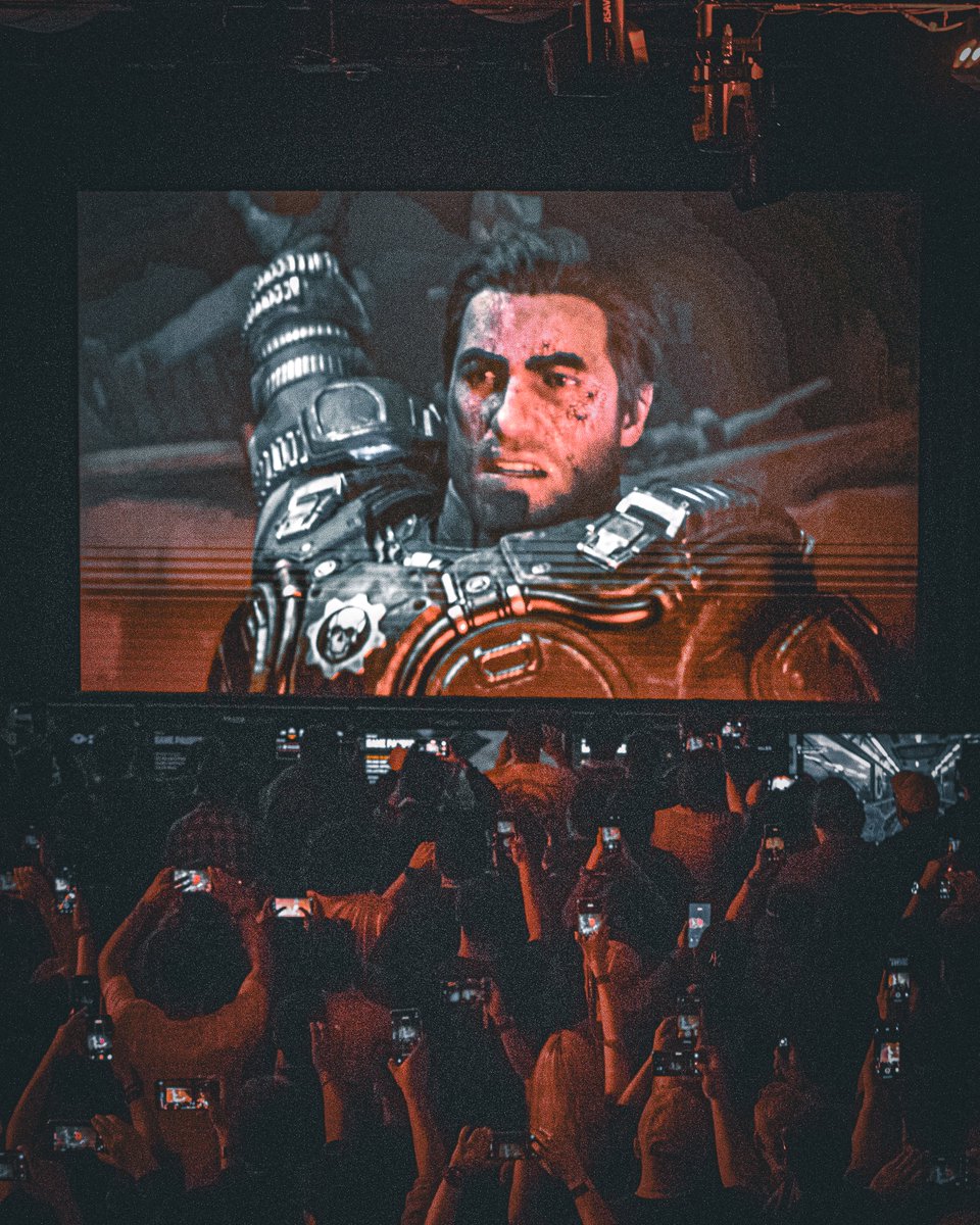 EG_WichoTV's tweet photo. Somos un ser completo; conectado… INMORTAL. 

Fotografías del evento de lanzamiento de Gears of War E-Day en Ciudad de México.

Dejamos más en Instagram: @EG_wicho. 

Gracias a todos los que forman parte de esto y por recordarnos que seguimos aquí.

@GearsofWar @XBOXMexico @XBOX https://t.co/kdKedU2n8c