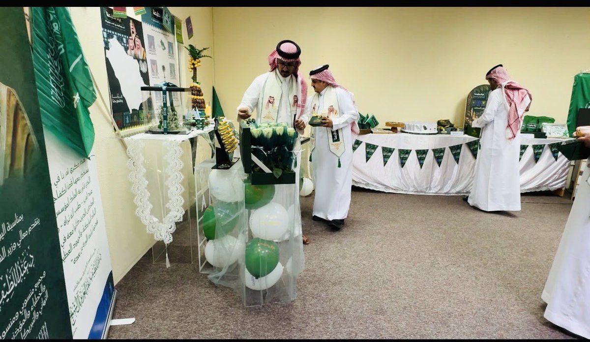 sumo_media's tweet photo. تحتفي #وزارة_الشؤون_الإسلامية بمنطقة #عسير بـ #اليوم_الوطني_السعودي، فخرًا بمسيرة وطنٍ شامخ وإنجازاته العظيمة، سائلين الله أن يديم على بلادنا الأمن والعز والازدهار.
#سمو_الإعلامي
#هاوي https://t.co/PfG1AveGso