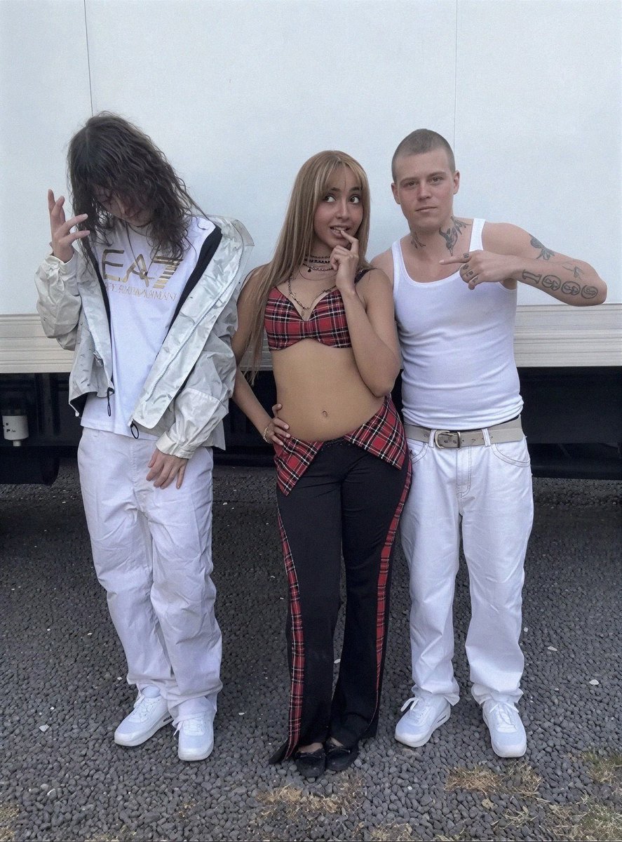 pantheressluv's tweet photo. i still can’t believe this happened🥹 https://t.co/0NTvVoLG1X