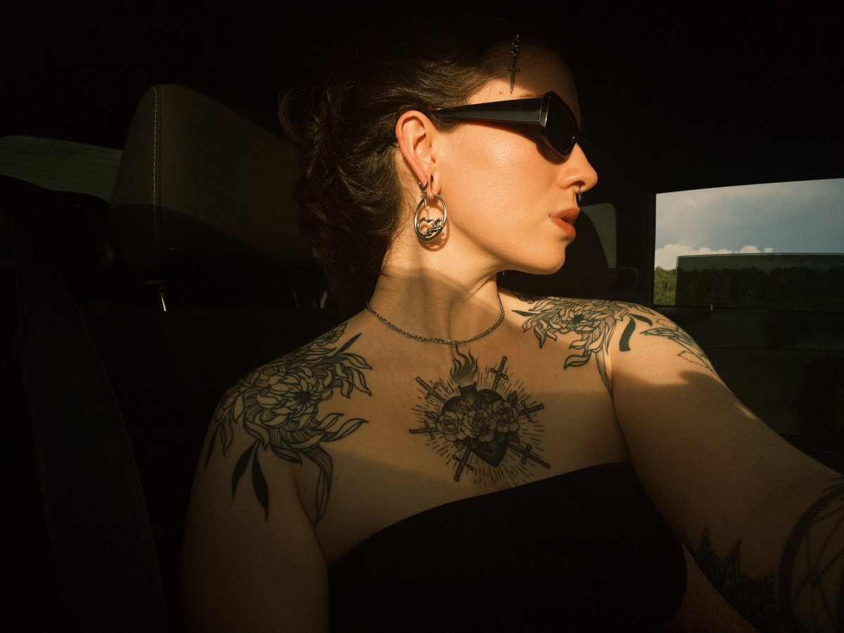 tarnishedcherry's tweet photo. sun kissed https://t.co/BsT33yHpWf