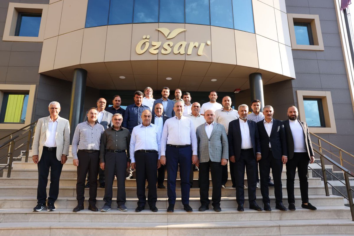 fmfedaioglu's tweet photo. 📍 Nizip

AK Parti Grup Başkanvekilimiz Sayın Abdulhamit Gül, teşkilatımızın kıymetli mensuplarıyla birlikte, geçmiş dönem Nizip Belediye Başkanımız Sayın Mehmet Sarı’yı iş yerinde ziyaret ettik.

Nazik ev sahipliği ve samimi sohbeti için Sayın Mehmet Sarı’ya teşekkür ediyor, çalışmalarında kolaylıklar diliyorum.

Nizip’imizin değerlerine, teşkilatımızın her bir neferine gönül bağımız ve vefamız daimdir.

@abuyukgumus 
@abdulhamitgul 
@hakanaksu058 
@iekarayel 
@mustafaguzel027 
@fatihaltunses 
@mehmetsarinizip 
@AKPartiG_Antep 
@AKGMTeskilat 
@Akparti