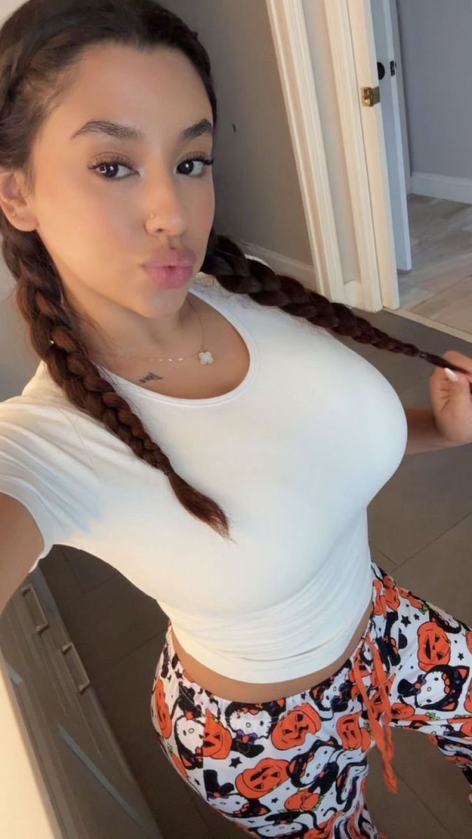 Rickyzione's tweet photo. Can I be your girlfriend 😘 https://t.co/NO1Voo2gJM