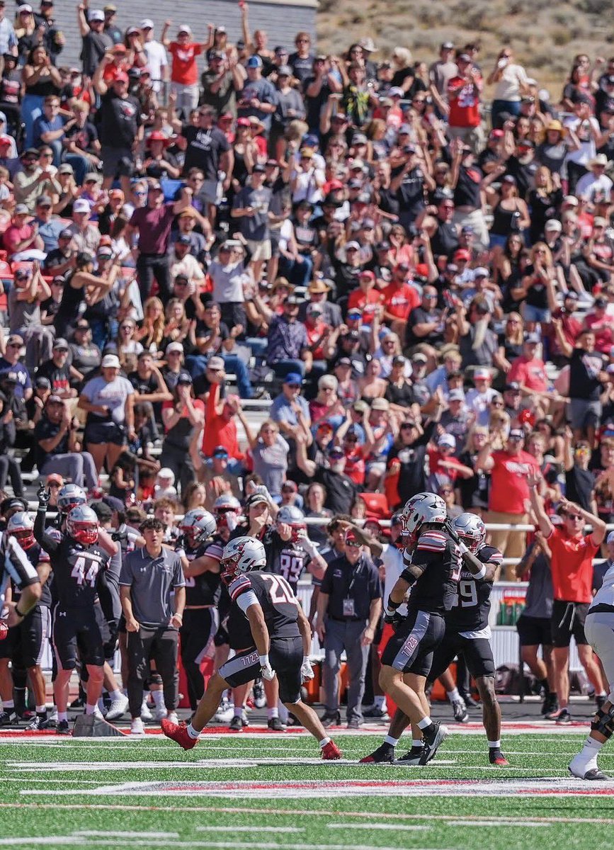 Ricky_Armbrust's tweet photo. Proud to be a Mountaineer

#commited 

@MountaineerFB @Jas_Bains_12 @joemclain13 @CoachRoyWCU @Chatfieldftball @CoachRosholt @coach_lindell @CoachPulte https://t.co/15fYVbx9IE