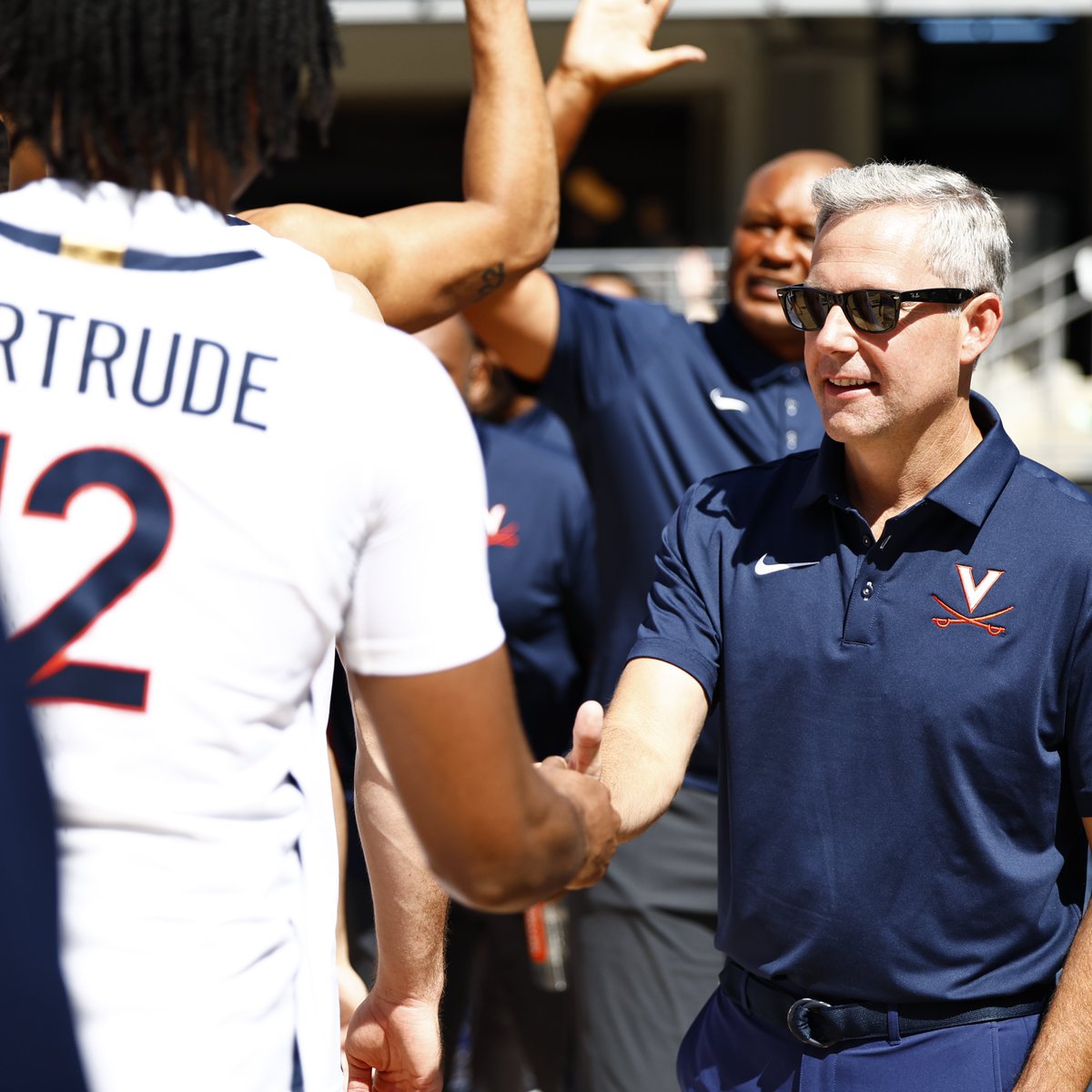 UVAMensHoops's tweet photo. LinkU Invitational photo thread 📸😎

#GoHoos https://t.co/hMXqmDB0l9