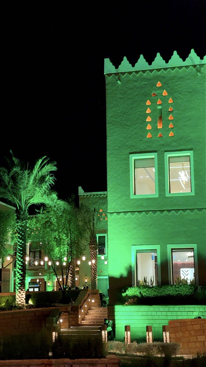 munera_alsaif's tweet photo. بعض لقاطتي للـ #اليوم_الوطني_السعودي_٩٦ 
#اليوم_الوطني_٩٦ 

أدام الله الرخاء والأمن والأمان والازدهار والنماء 💚 🇸🇦🤍 https://t.co/pbGFxnGUY7