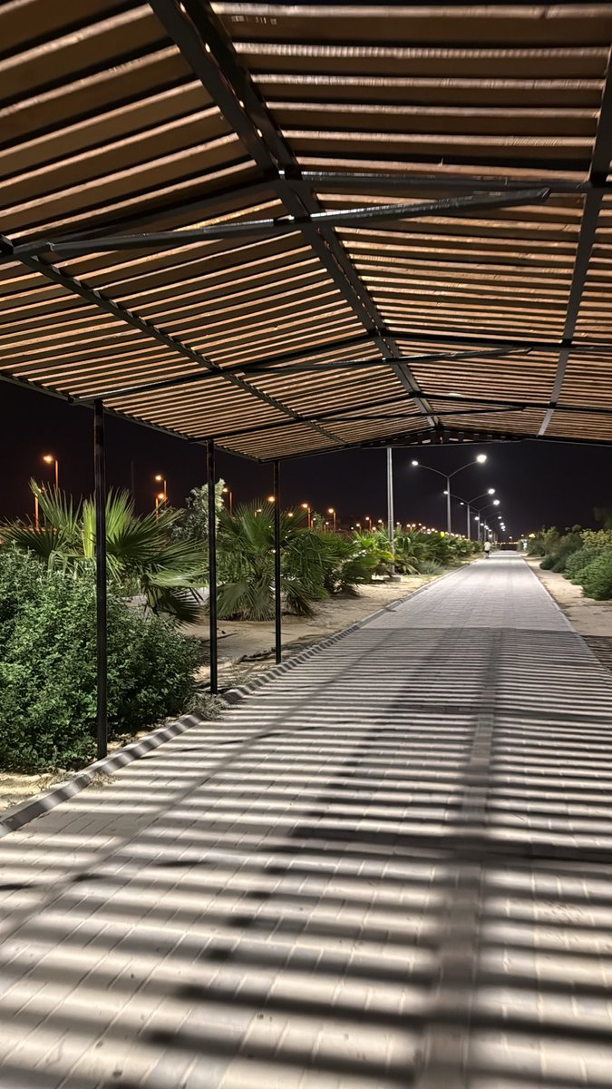 k_alshahen's tweet photo. كان ما قلطني الحظ ، ، من فوق الفقار
ويش أبي بـ النظره اللي م غير مسارقه https://t.co/Hqcuyui8IF