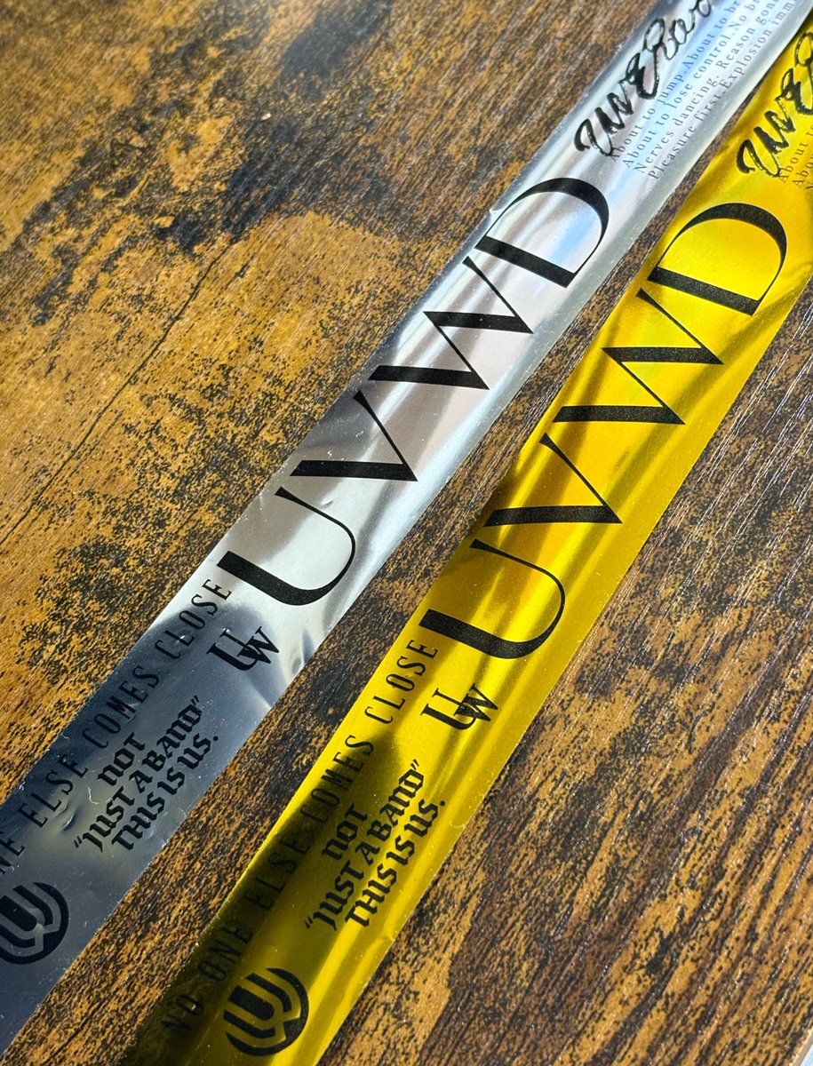 uver5055's tweet photo. 銀テにたまにメンバーのサインが書いてある説があって、なんかのDVDにもそんな感じの映像があります。行き始めたライブぐらいから、ゲットする度に、くまなくチェックしてますが、一度も出会したことがないです笑 https://t.co/IM0u0G1E9G
