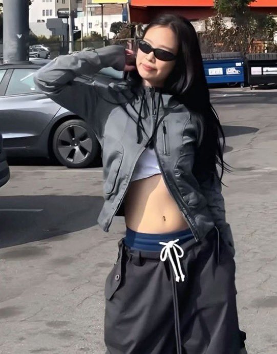 ragingsapphic_'s tweet photo. Her casual fits are always so cool https://t.co/Q9SDxz3o0c