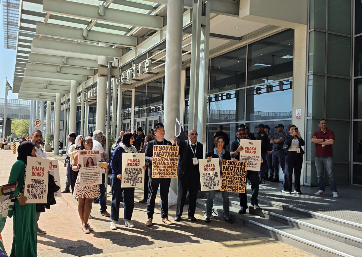 yipengGe's tweet photo. I’m so grateful to have spent some time in Cape Town, South Africa - connecting with some incredible and inspiring public health colleagues and comrades who have been so very steadfast in their solidarity organizing for Palestinian life and liberation. Our work in public health is inseparable from a commitment to social political movements for human rights, and Palestine is never an exception but rather a guiding light. Free Palestine. 🇵🇸