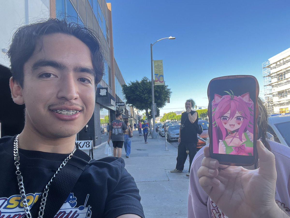 MrExcalibur_'s tweet photo. Got to meet the goat herself too!! @emzberry It’s fun when you’re on the streams terrorizing Sam, it was great to see you! https://t.co/pRpgjRrEIC