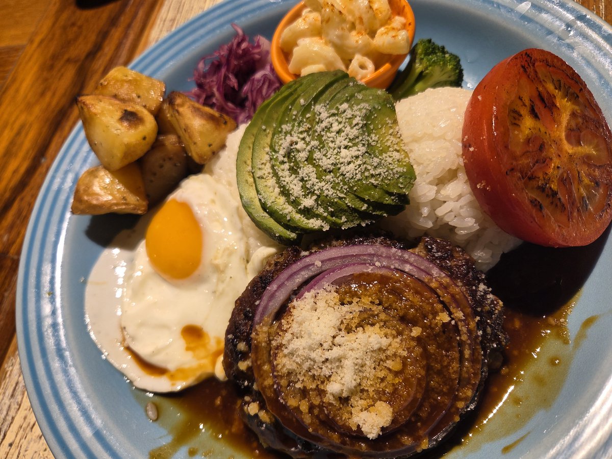 kokomieeeeeee's tweet photo. いちばん近いハワイへ行ってきた🚗
アボカドハンバーグロコモコすき。
#コナズ珈琲 https://t.co/WNHGRJrPfk