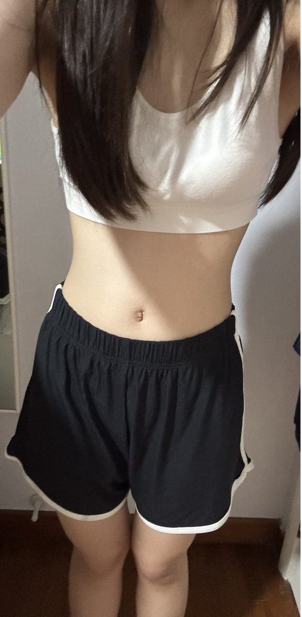 speedyberd's tweet photo. hi #edrtwt pls guess my bmi im so fucking fat #bodycheck https://t.co/1ELj3chXx3
