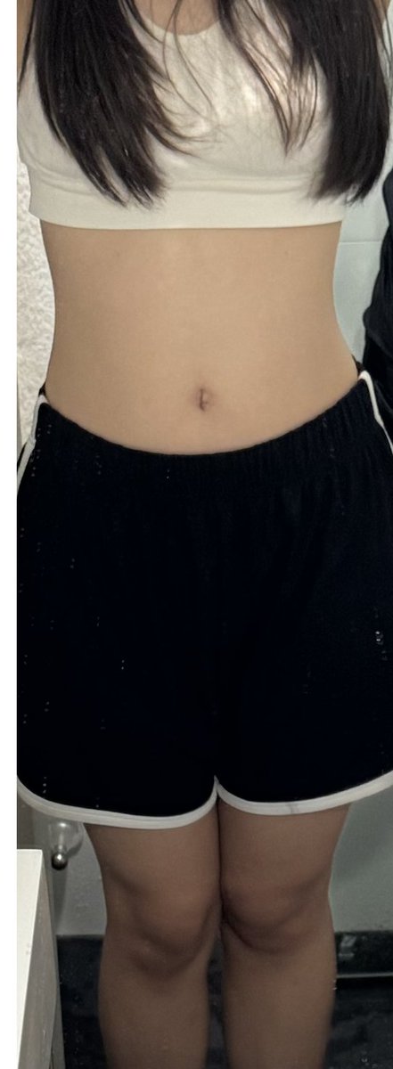 speedyberd's tweet photo. hi #edrtwt pls guess my bmi im so fucking fat #bodycheck https://t.co/1ELj3chXx3
