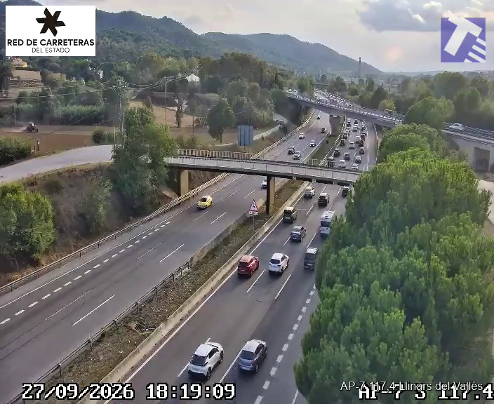 transit's tweet photo. 🔴 Lentitud i aturades a l'AP-7 de Llinars del Vallès a la Roca del Vallès en sentit Barcelona
ℹ️ Obert el carril addicional en sentit contrari a l'AP-7 entre Llinars del Vallès i Montornès del Vallès
#SCT #retorn https://t.co/IRKz8UZgF9