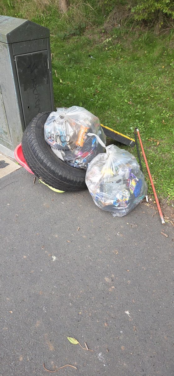 Litterwatch1's tweet photo. Drizzly Sunday morning, and while most of us are wrapped up in a duvet, our new volunteer Ven is out clearing their adopted street in Tipton. Bags of litter, #flytipping , even a discarded tyre. It takes a special kind of person to spend a damp weekend cleaning up after others. https://t.co/N1xmBAHGgi